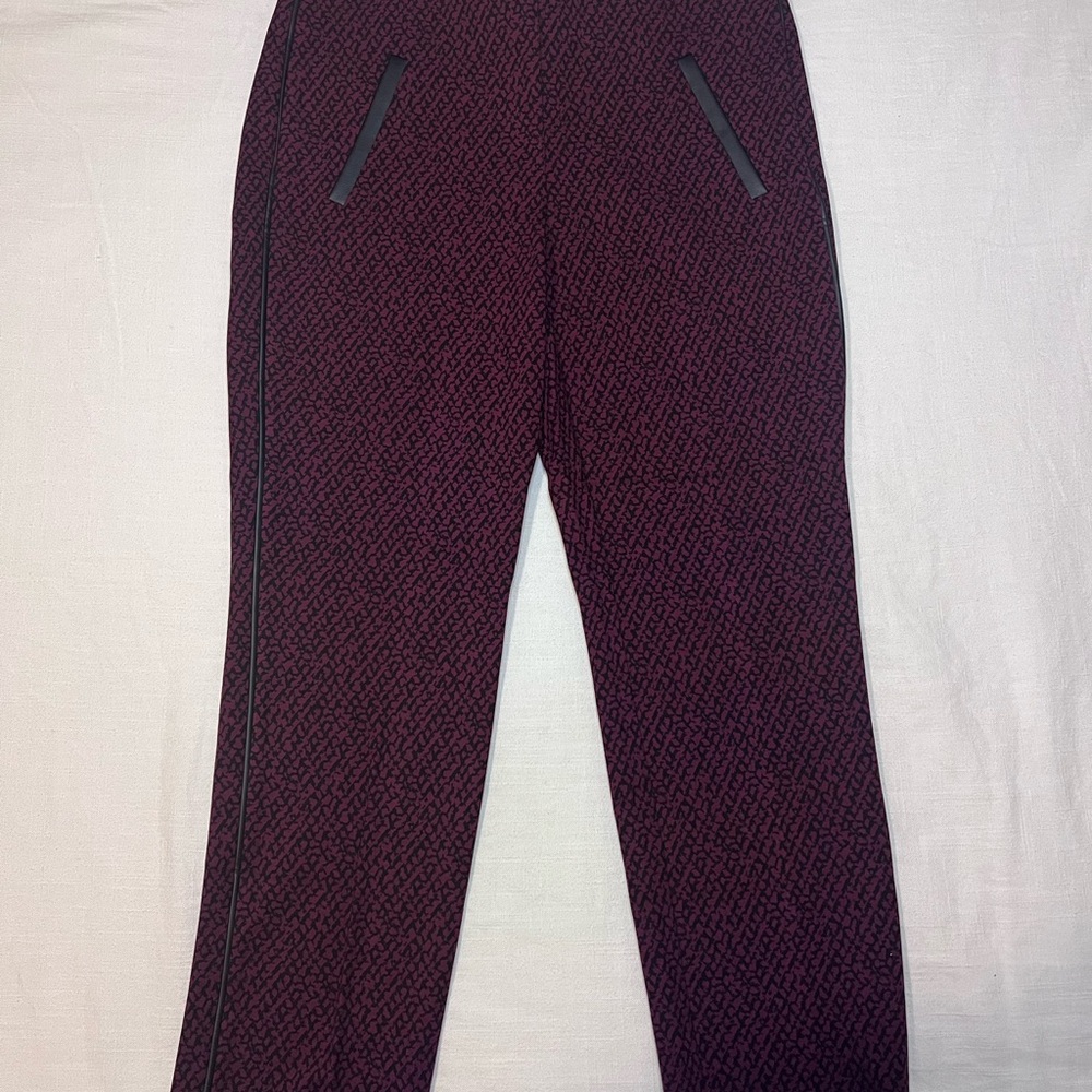 CHICOS So Slimming 360 Juliet Deep Chianti Micro Geo Work Ankle Pants Size S NWT